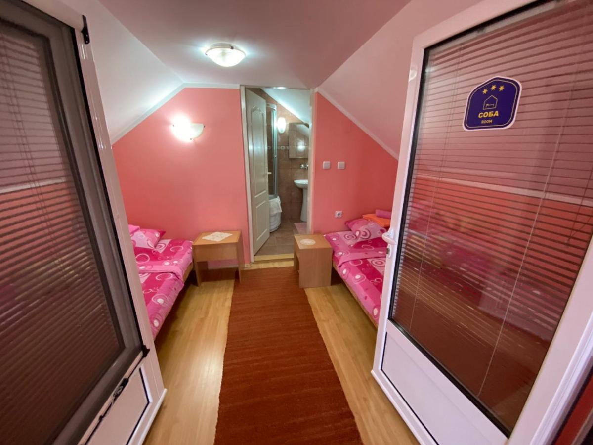 Sud ,,Antal I Olga,, Bed & Breakfast Skorenovac Bilik gambar